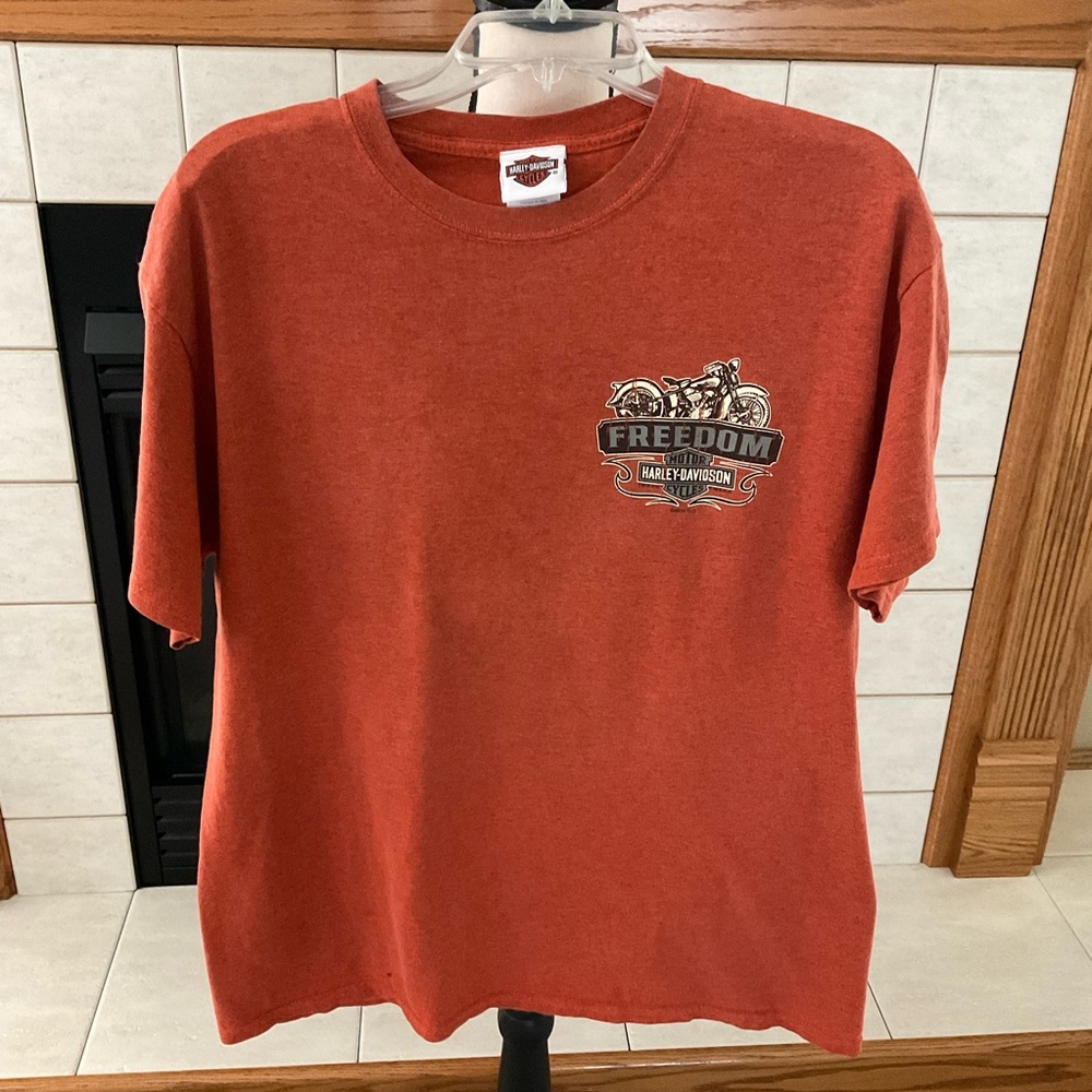 Harley-Davidson “Bert’s Black Widow Harley Shop” Men’s Short Sleeve Tee, Sz L